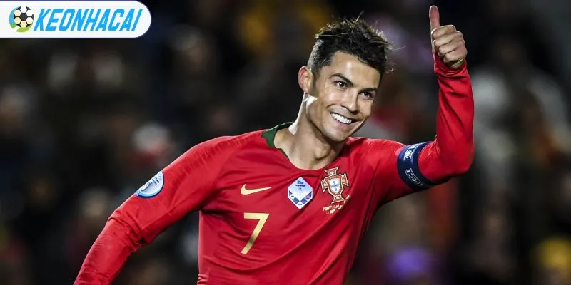 Ronaldo Vẫn Được Xem Là Điểm Tựa Khi Ra Sân Với Tây Ban Nha 2 CR7 không bị độ tuổi làm mai một tài năng