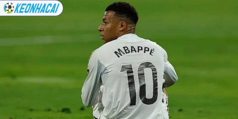 Pháp Hụt Hẫng Khi Kylian Mbappe Dính Chấn Thương Trước Trận 2 Kylian Mbappe ra sân với phong độ thi đấu ổn định